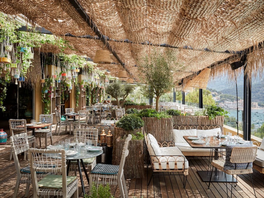 Lunch and dinner served, Middle Eastern cuisine