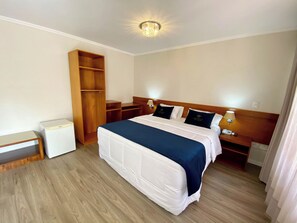 Habitación de lujo, Terraza | Minibar, cortinas blackout, insonorización y wifi gratis 