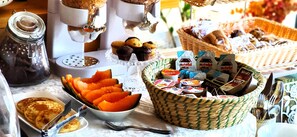 Tägliches inbegriffenes Frühstücksbuffet