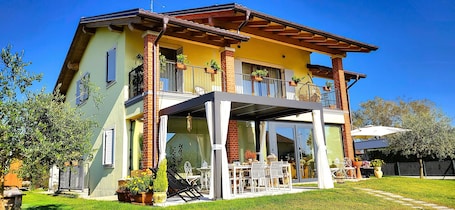 Exterior. Stella del Garda