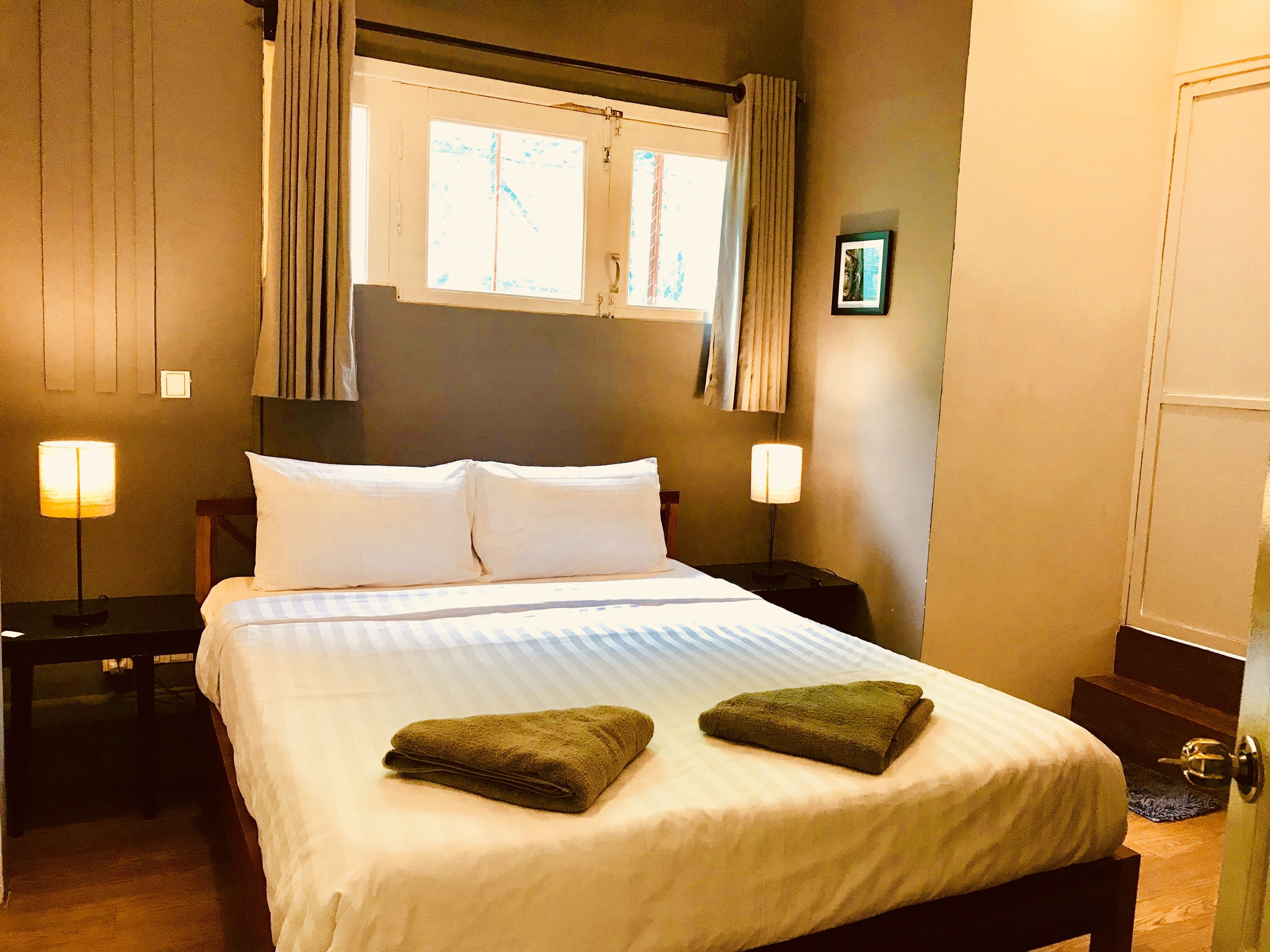 superior double room, 1 king bed | minibar, in-room safe, desk, soundproofing