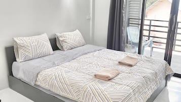 Free WiFi, bed sheets
