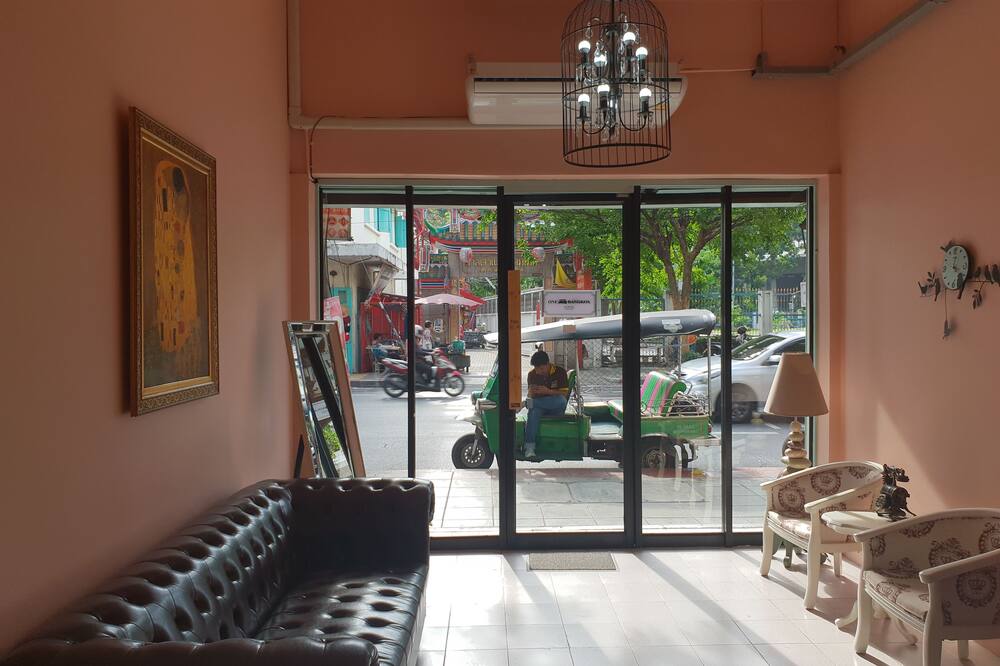 One Bangkok Hostel @Love District
