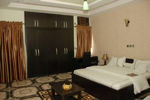 Phòng Suite Executive | Bàn, truy cập Internet không dây miễn phí, bộ trải giường 