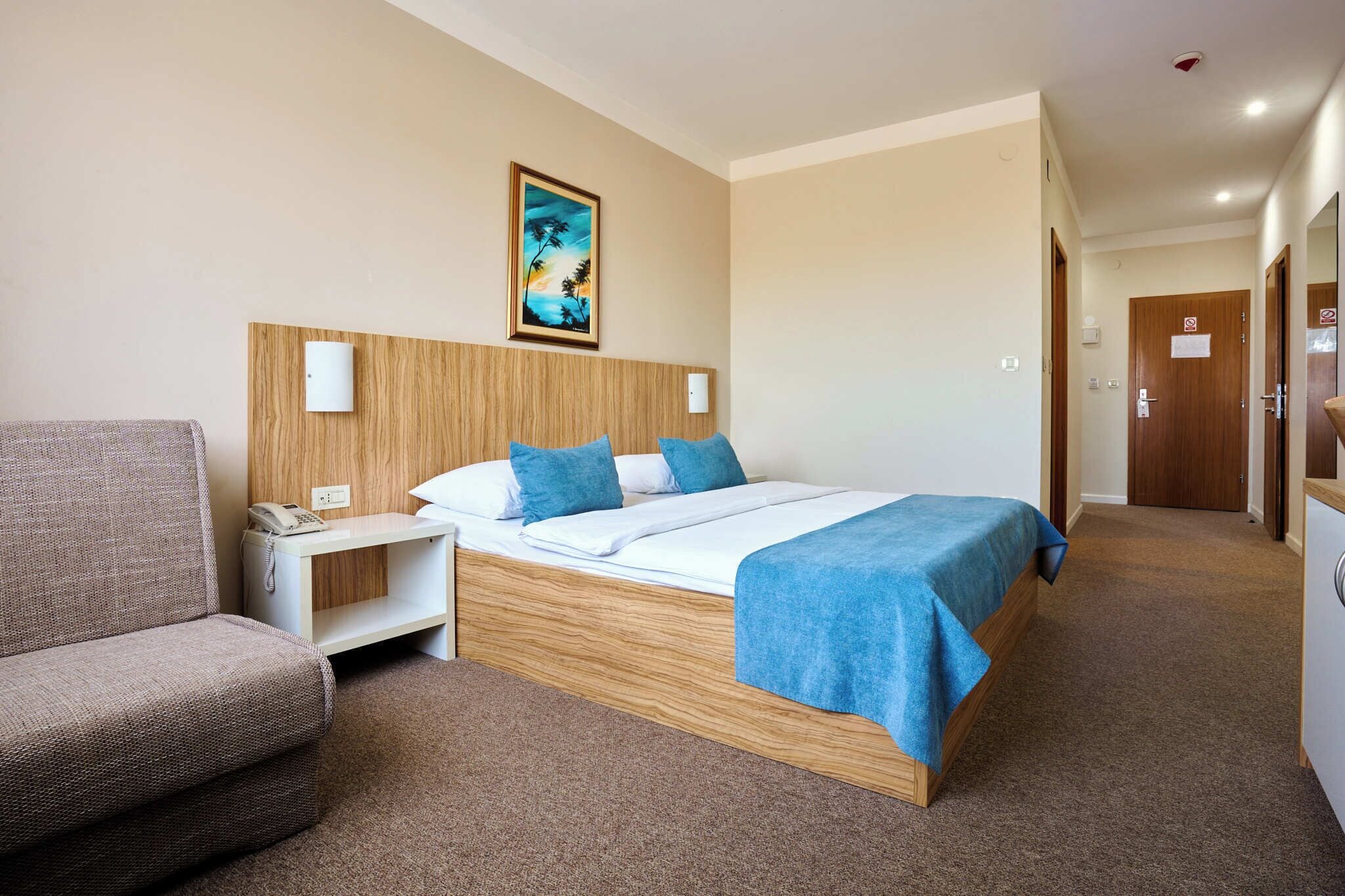 Deluxe Suite, 2 Bedrooms, Non Smoking, Jetted Tub | Premium bedding, memory foam beds, minibar, in-room safe