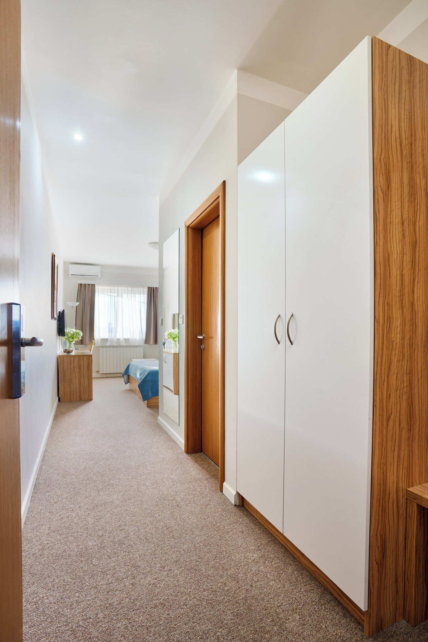 Deluxe Double Room, 1 King Bed, Non Smoking, Jetted Tub | Premium bedding, memory foam beds, minibar, in-room safe