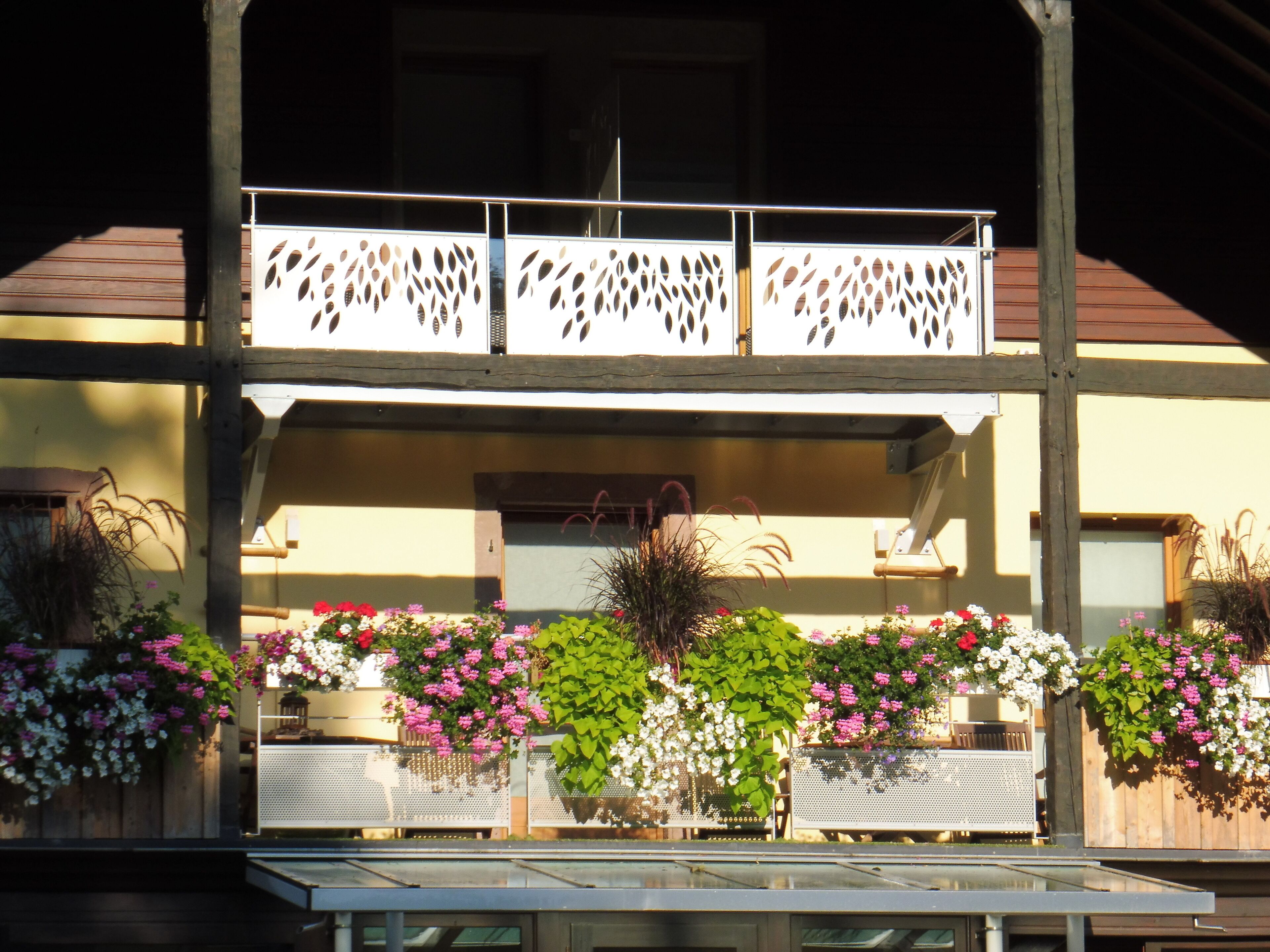 standard double room, ensuite | view from property