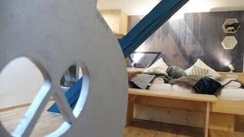 Standard Triple Room, Ensuite, Mountain View