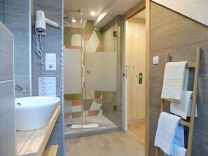Bathroom - Hostellerie Les Bagenelles (Sainte-Marie-aux-Mines)