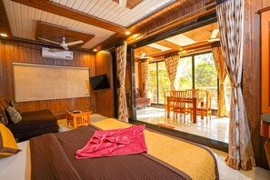 Suite With Balcony | Free WiFi, bed sheets - Hotel Kumar Plaza (Karjat)