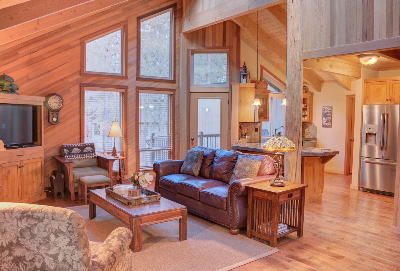 Beautiful Family Friendly Home, Walking Distance to Paulina Springs Pool!