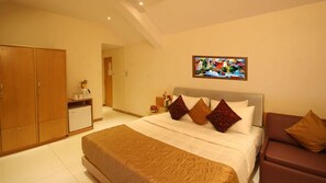 Rollaway beds, free WiFi - Summer Plaza Resort (Mahabaleshwar)