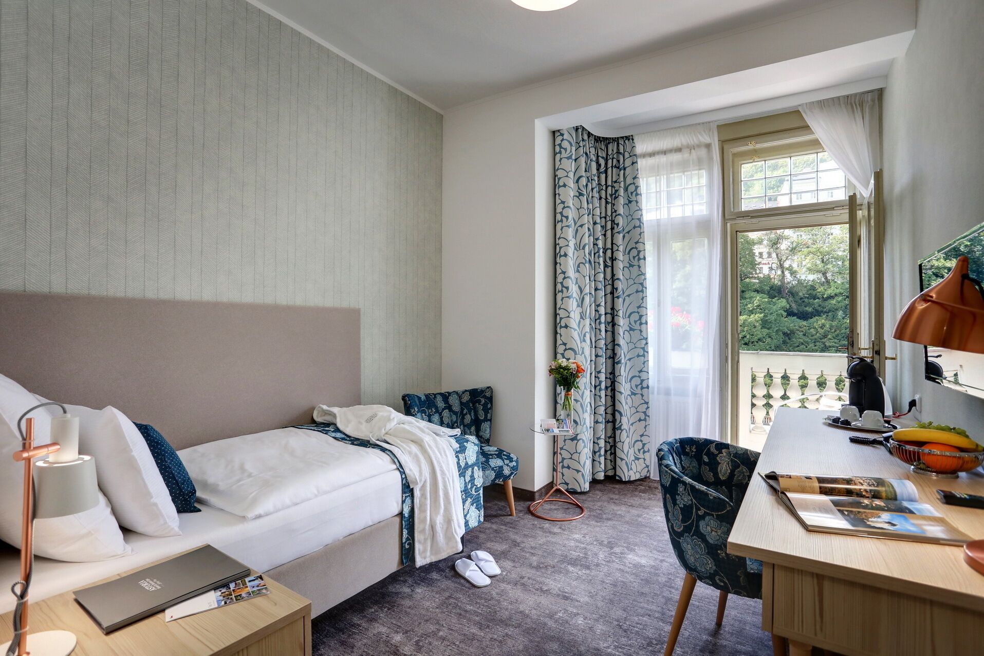 Superior-enkeltværelse - 1 soveværelse - byudsigt | Pengeskab på værelset, skrivebord, strygejern/strygebræt, gratis Wi-Fi