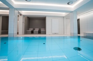 Una piscina techada