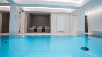 Una piscina techada