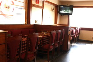 Tägliches kontinentales Frühstück gegen Gebühr