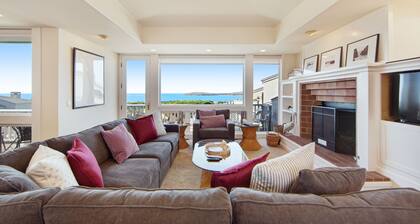 Elegant golf course home with hot tub & ocean view - close to town & beaches