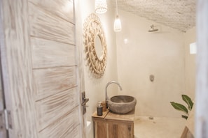 Suite, Private Bathroom, Oceanfront | Bathroom | Shower, towels - Dreamsea Bali (Pecatu)