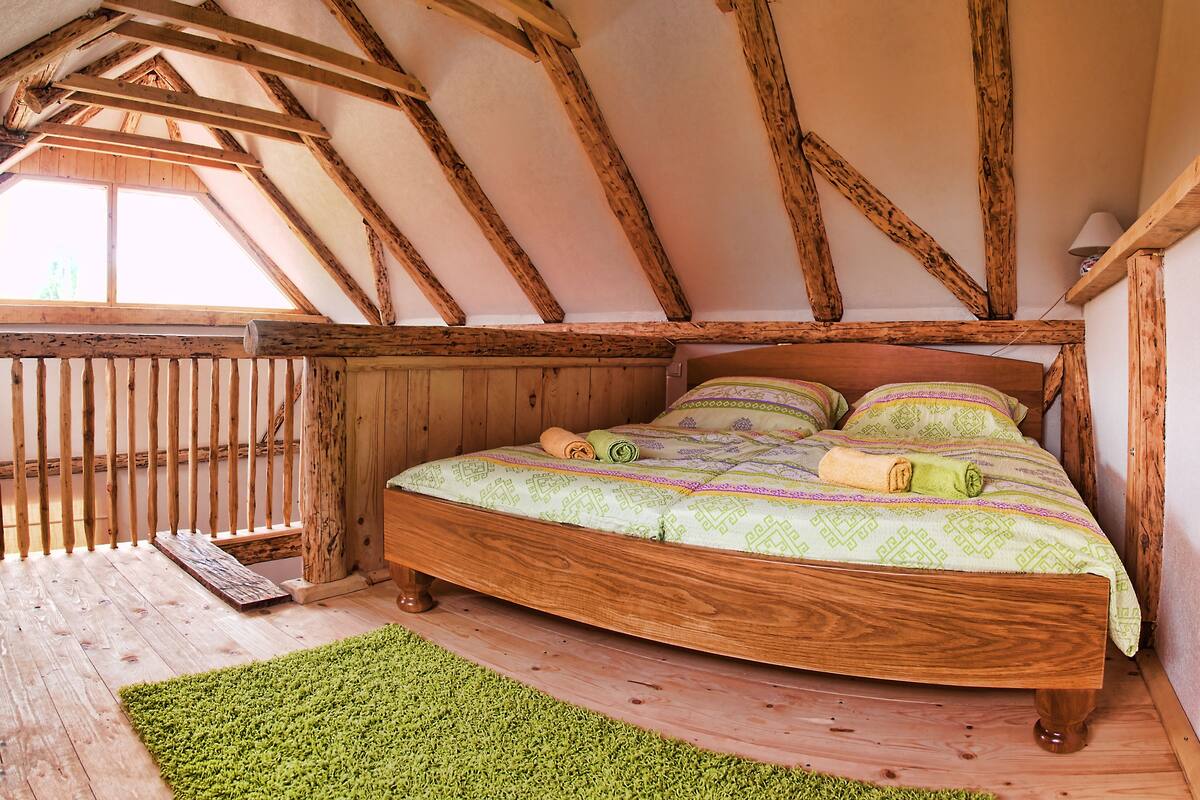 Holiday Home | Bàn, nôi (giường cho trẻ sơ sinh) miễn phí