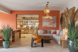 Sarapan prasmanan setiap hari (CHF 25 per orang)