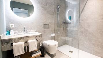 Basic Triple Room | Bathroom