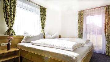 Apartment, 2 Bedrooms | Premium bedding, in-room safe, blackout drapes, soundproofing