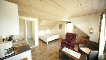 Studio (Sengetøy og håndklær ikke inkludert) | Individuelt dekorert og individuelt innredet