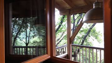 Casa de árbol familiar, 2 habitaciones, para no fumadores, vista al valle (Colonel Hathi) | Vista del balcón