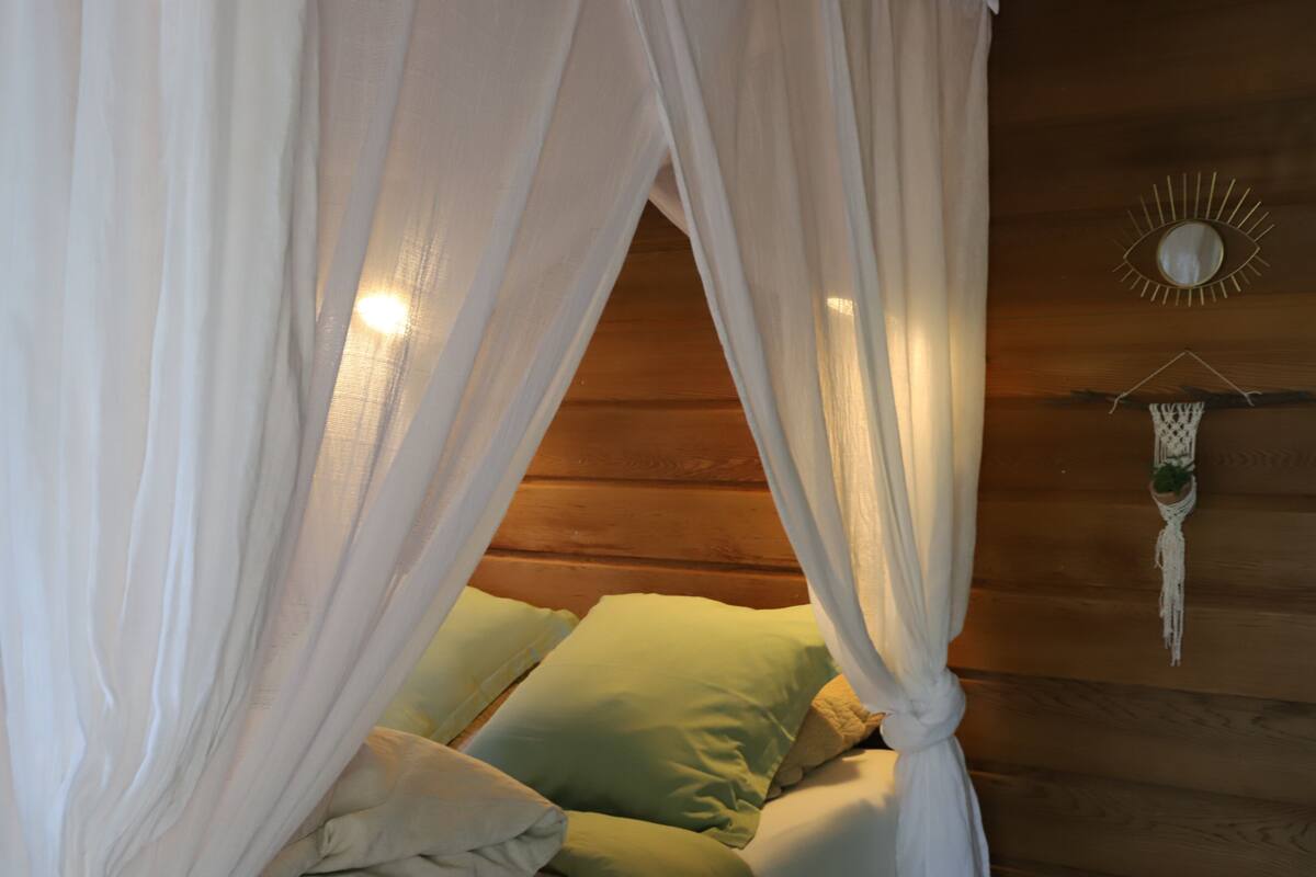 Family Tree House, 2 Bedrooms (King Louie & Mowgli) | Premium bedding, desk, iron/ironing board, cribs (free)
