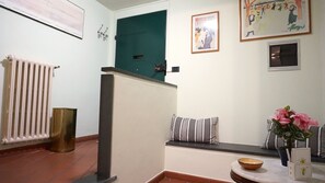 Lägenhet Comfort - 2 sovrum - utsikt mot staden | Vardagsrum | Platt-tv