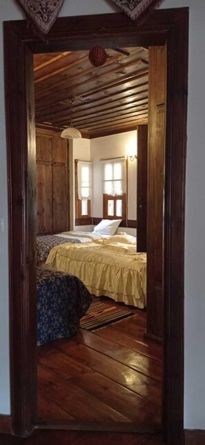 Design-Vierbettzimmer, 1 Schlafzimmer | Bettwäsche aus ägyptischer Baumwolle, hochwertige Bettwaren