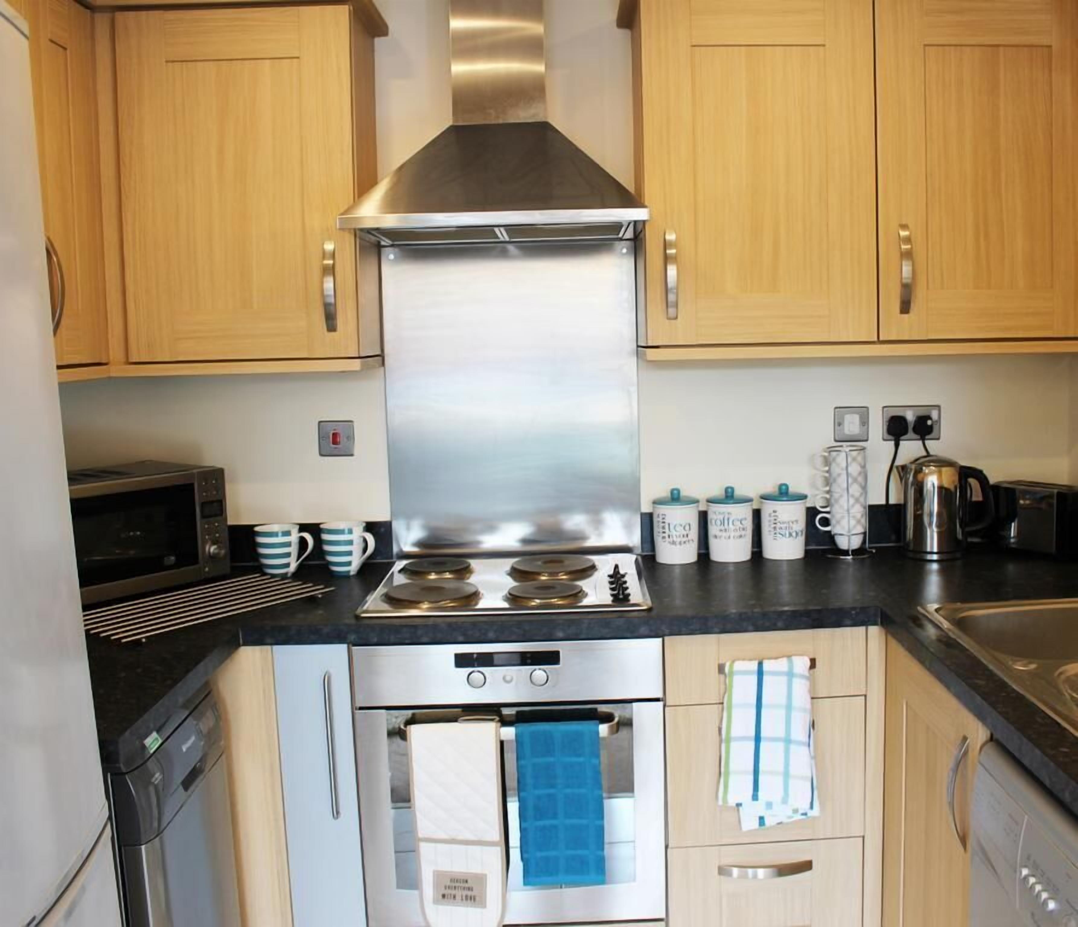 Luxury Apartment, 2 Bedrooms | Private kitchen | Fridge, microwave, oven, dishwasher