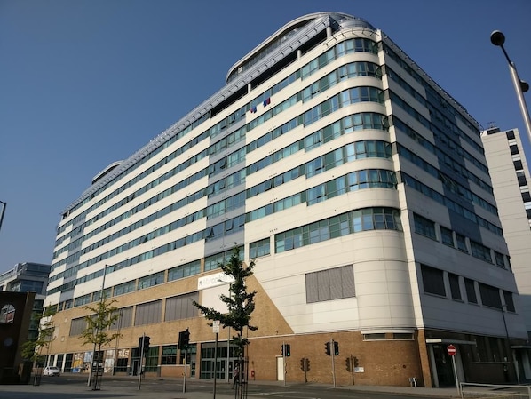 Property entrance - Marco Polo Suite (Nottingham)