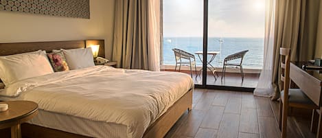 Minibar, in-room safe, individually decorated, individually furnished