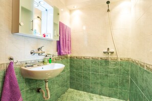 Business-Studio, 1 King-Bett | Badezimmer