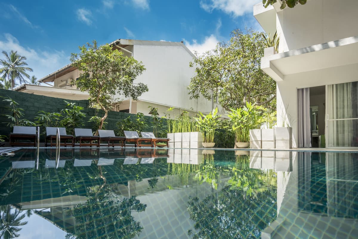 Luxury Double (Water Face) - Free TukTuk Drop to Galle Fort | 1 bedroom, minibar, in-room safe, desk