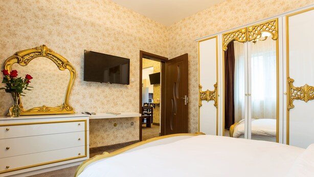 Luxury Apartment, 2 Bedrooms | 1 bedroom, desk, iron/ironing board, WiFi (free) - Deluxe Suite Sofia (Sofia)