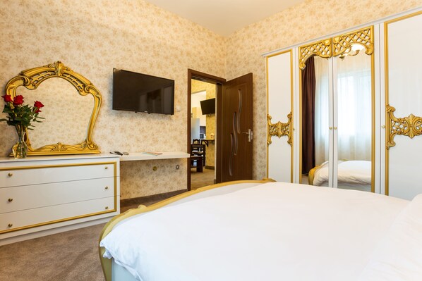 Luxury Apartment, 2 Bedrooms | 1 bedroom, desk, iron/ironing board, free WiFi - Deluxe Suite Sofia (Sofia)