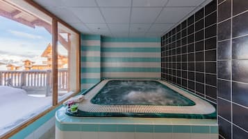 Bain à remous intérieur