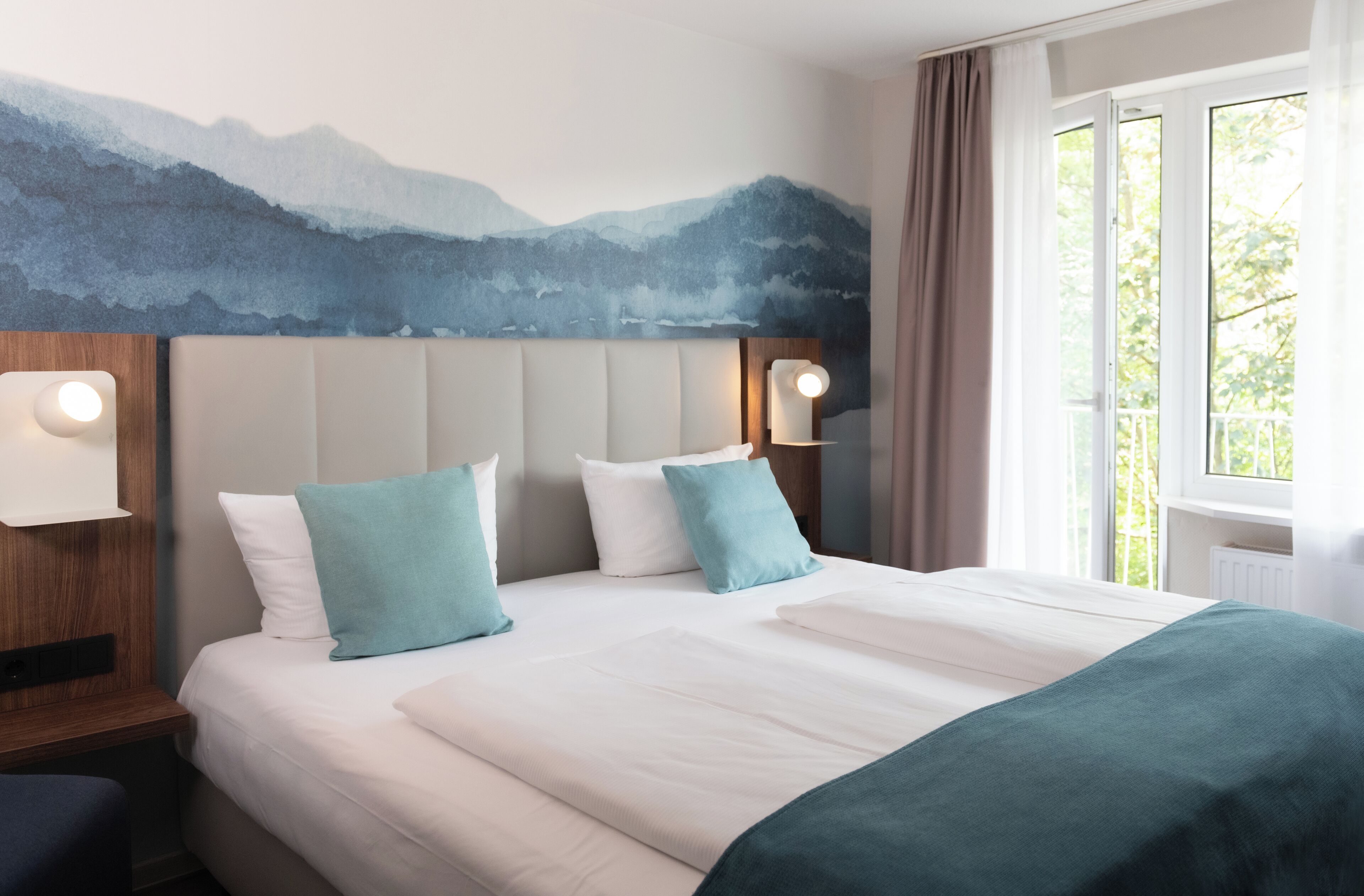 comfort double room | minibar, in-room safe, desk, iron/ironing board