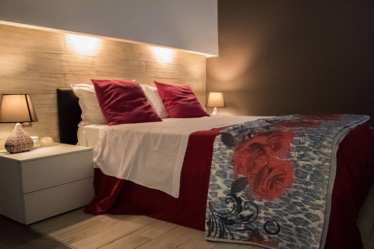 Habitación Deluxe (Crystal) | Ropa de cama de alta calidad y tabla de planchar con plancha