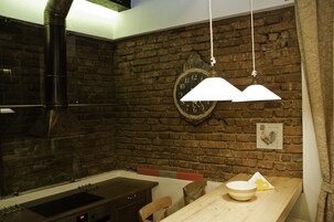 Apartamento familiar, 1 habitación | Cocina privada | Frigorífico, microondas, horno y placa de cocina