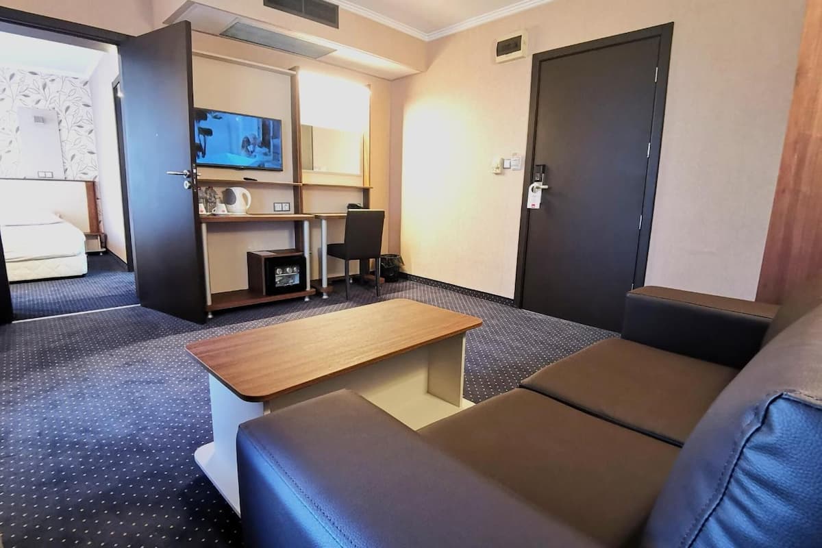 22-inch led tv with digital channels, tv