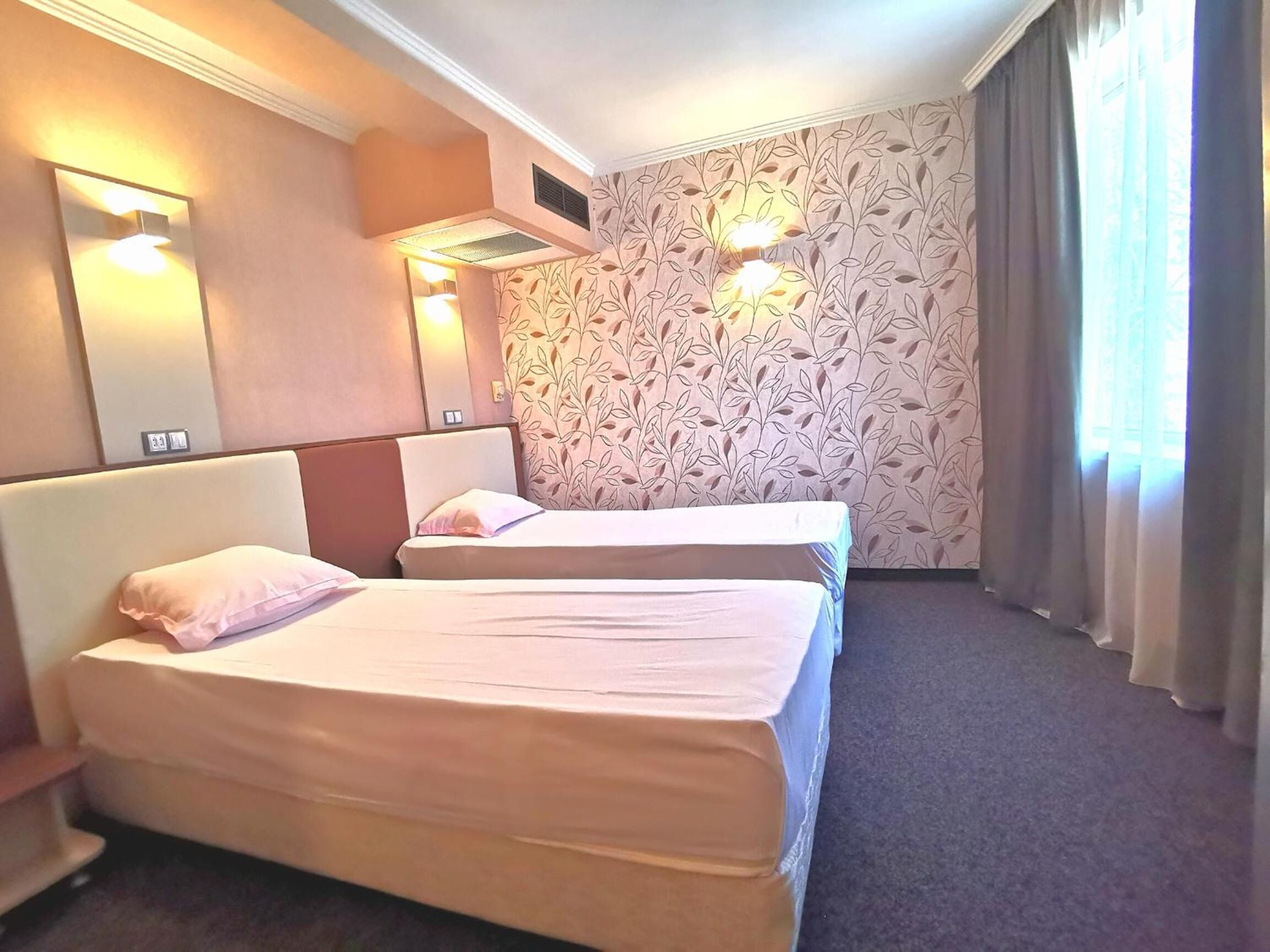 1 bedroom, blackout curtains, soundproofing, free wifi