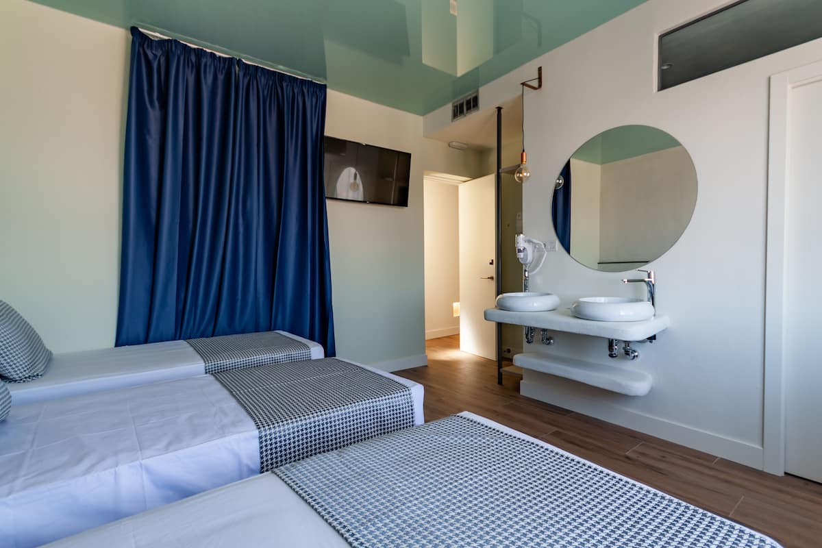 Dreibettzimmer, Stadtblick