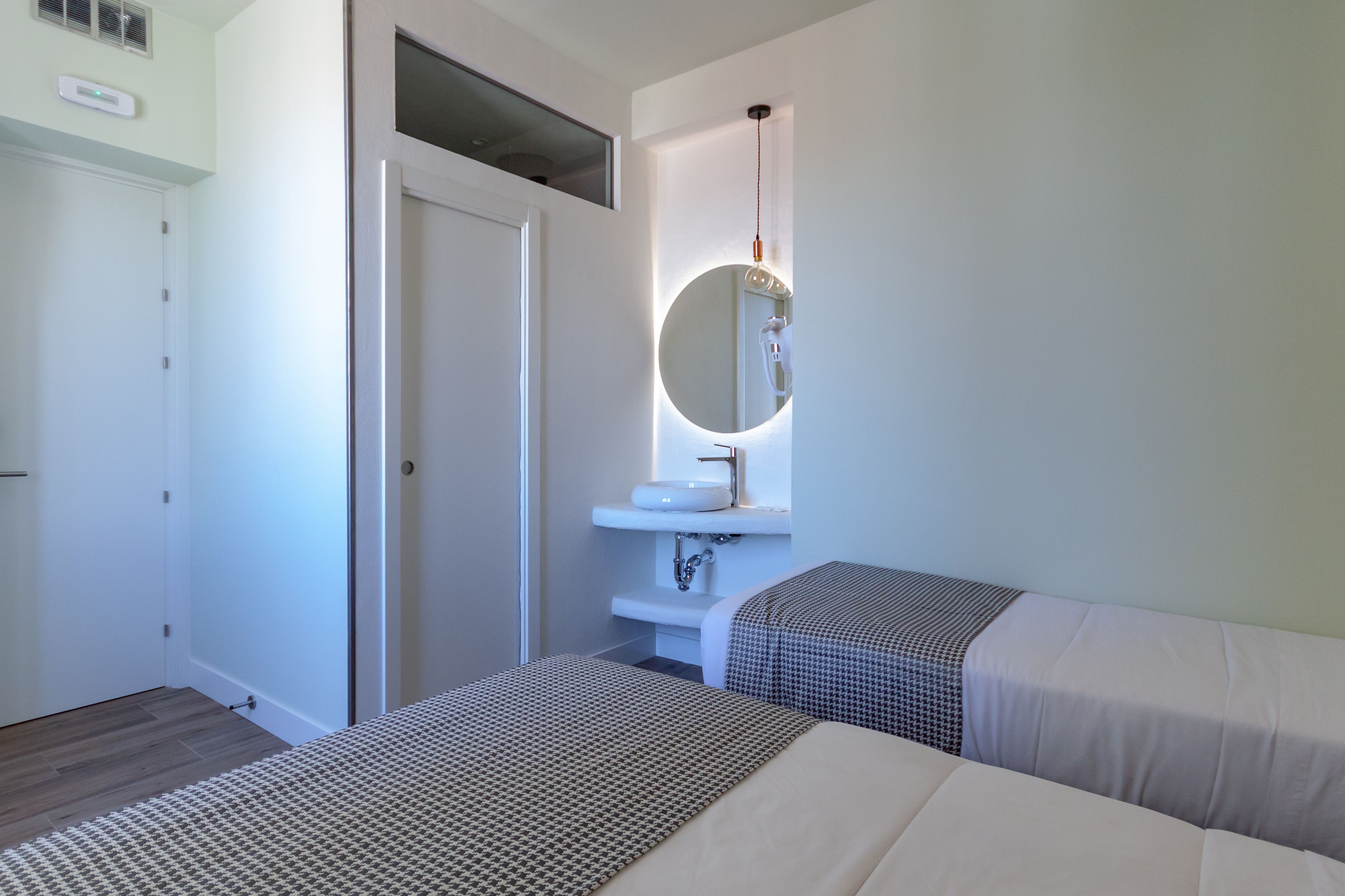 Photo - Hostal Charlotte-Gran Vía