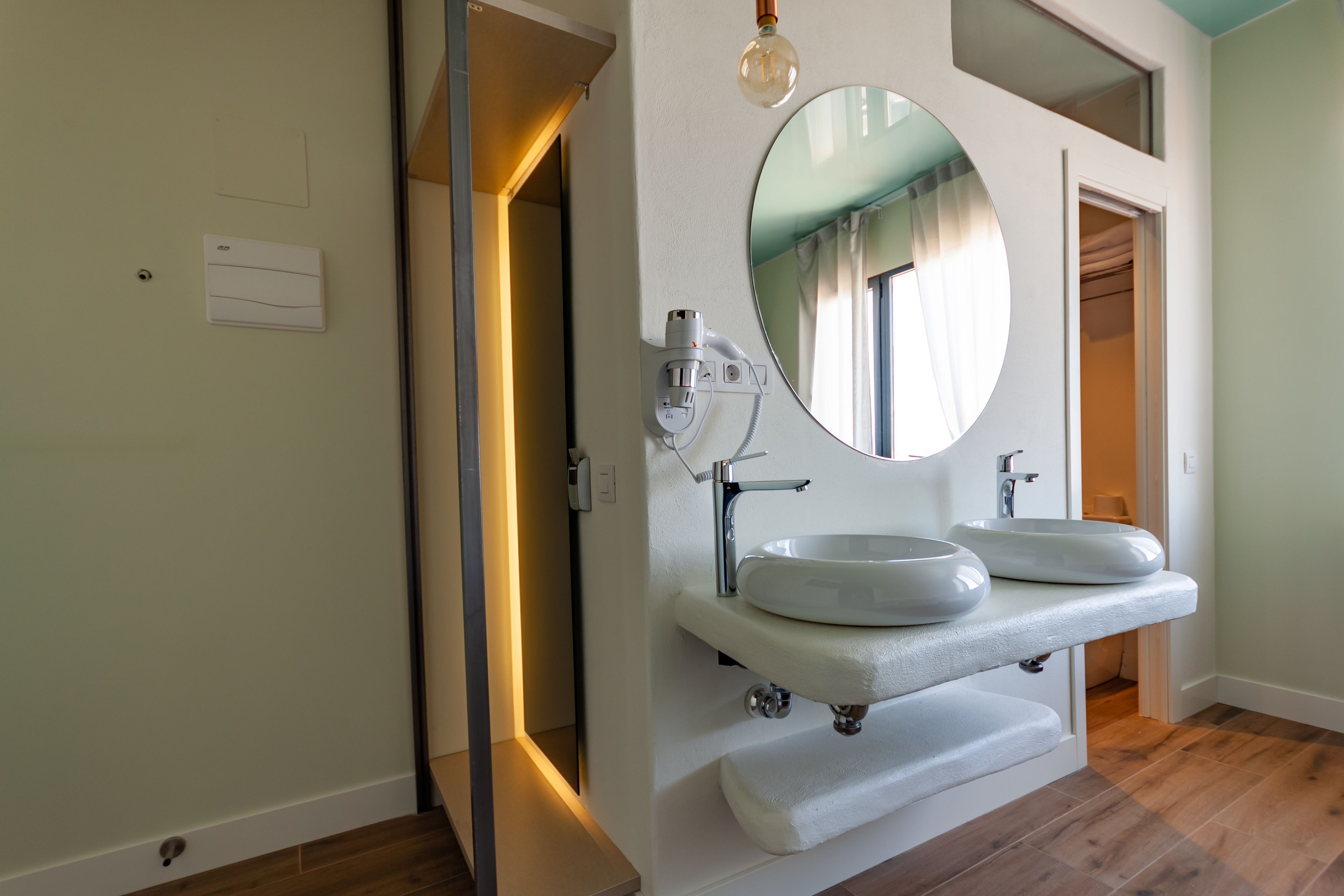 Photo - Hostal Charlotte-Gran Vía