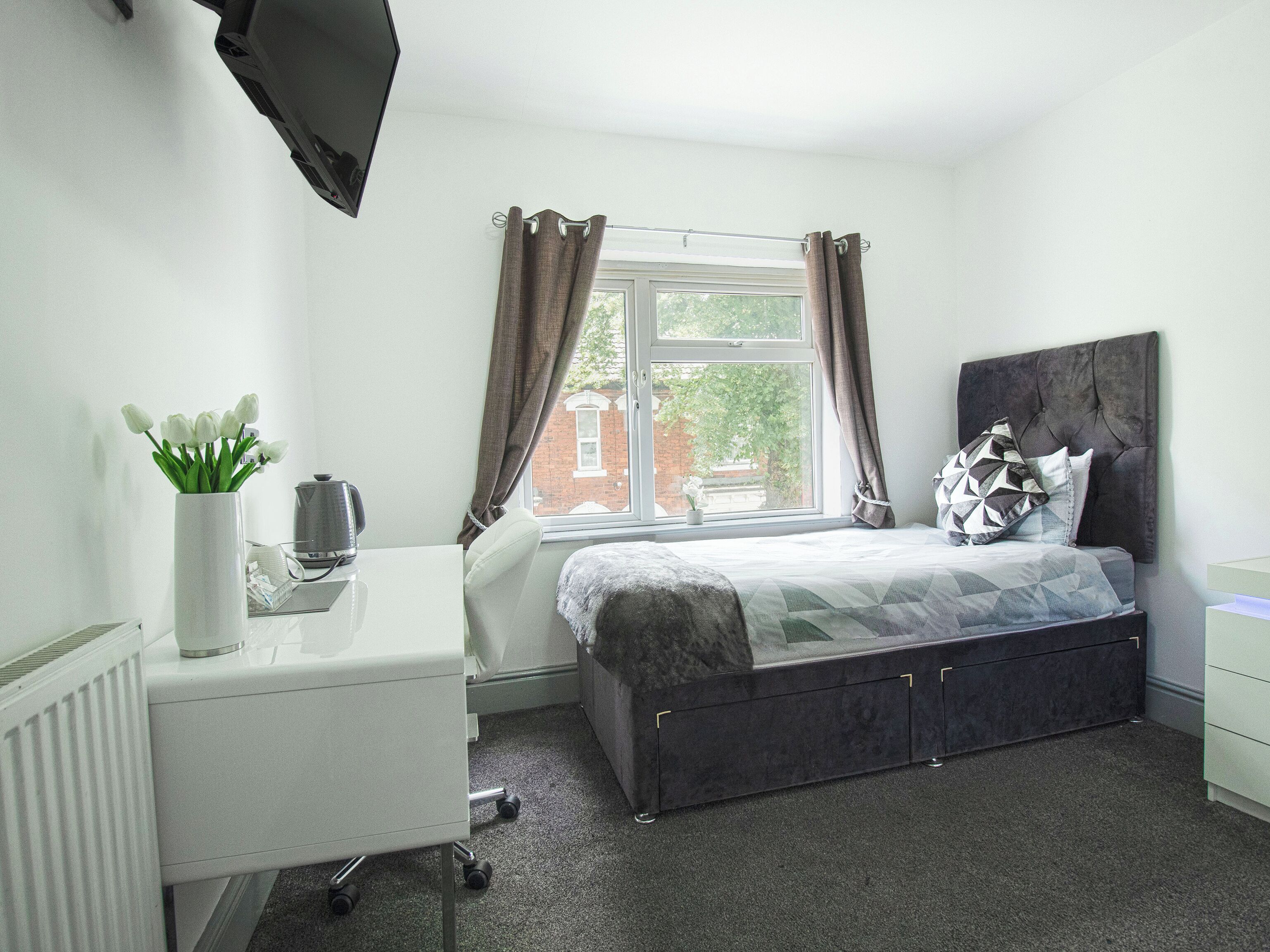 Desk, free WiFi, bed sheets