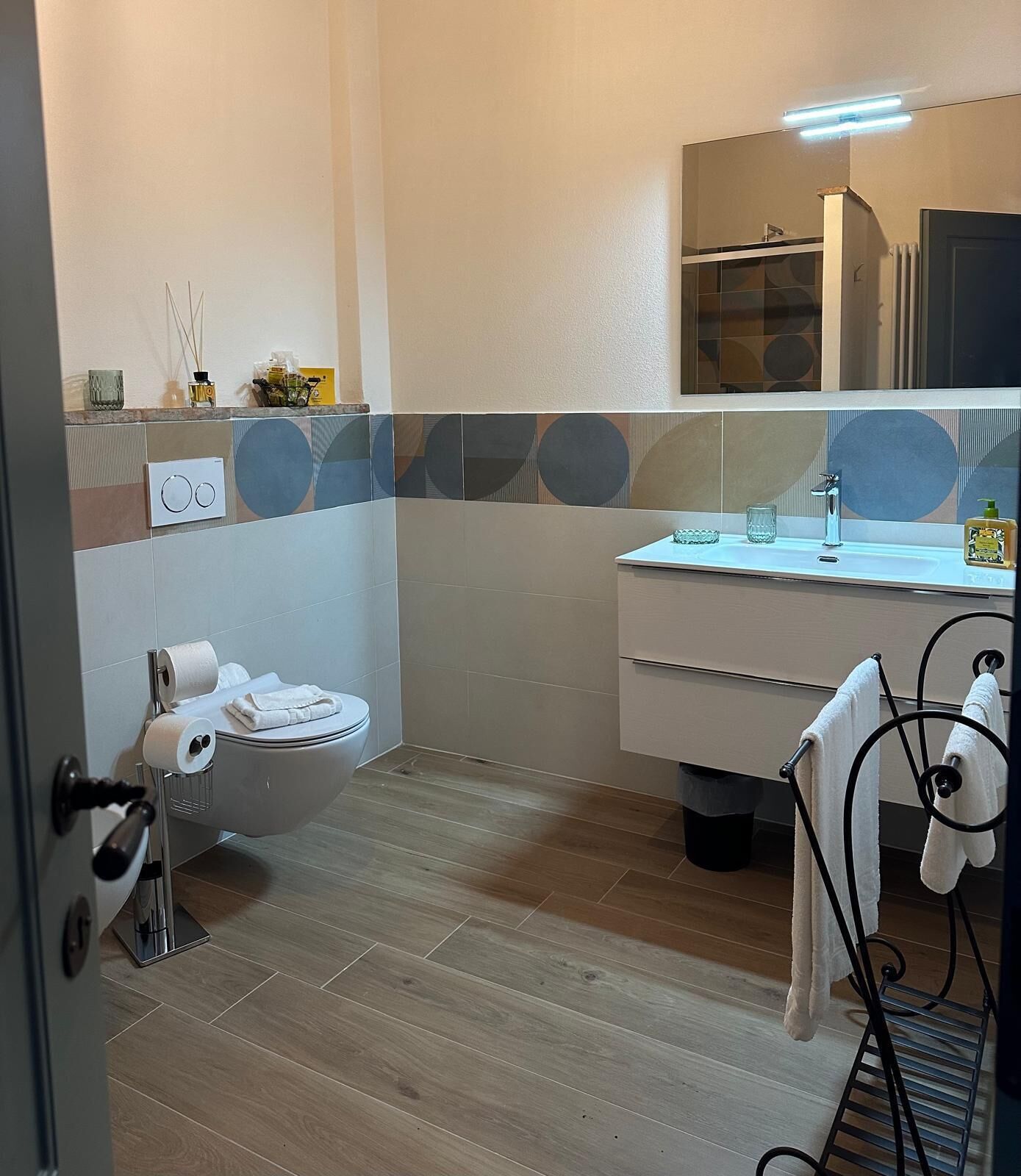 deluxe double room (dependance, oliva) | bathroom | shower, rainfall showerhead, designer toiletries, hair dryer