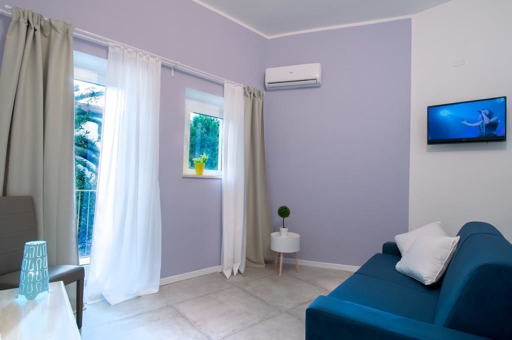 Junior Suite, Balcony | Premium bedding, minibar, desk, soundproofing